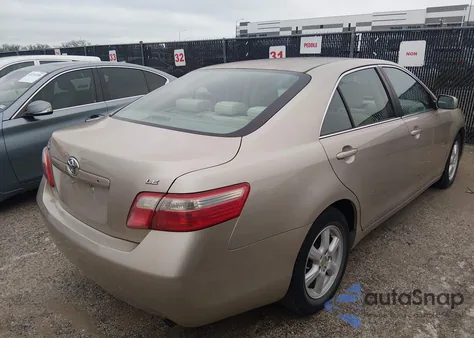 2007 Toyota Camry Le z USA, uszkodzony, nr VIN 4T1BE46K17U123783